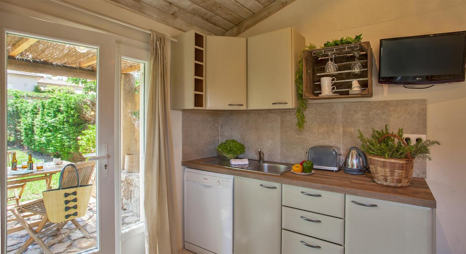 קאלבי Residence Acquavital מראה חיצוני תמונה